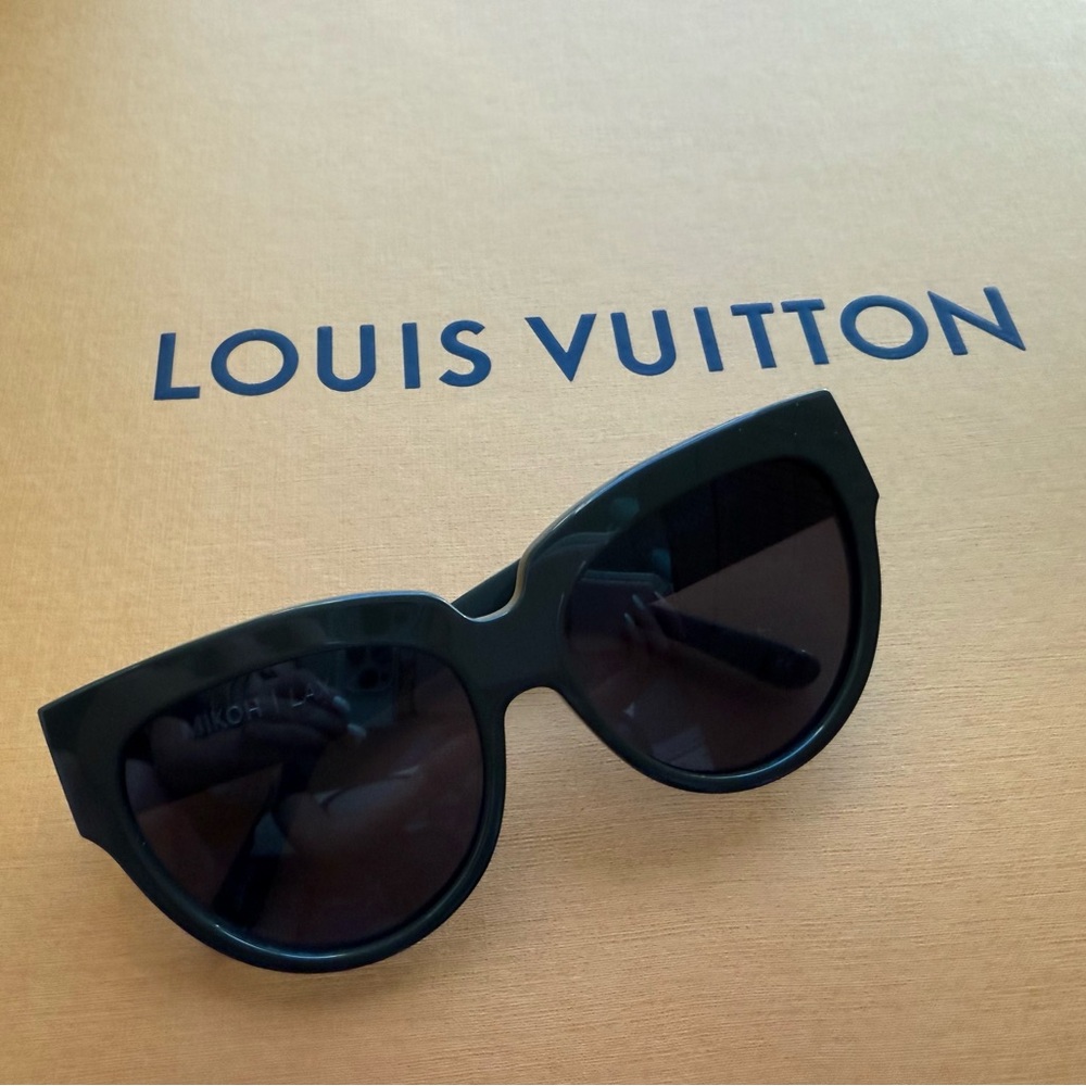 MIKOH  army green w DARK SMOKE Sunglasses LAX